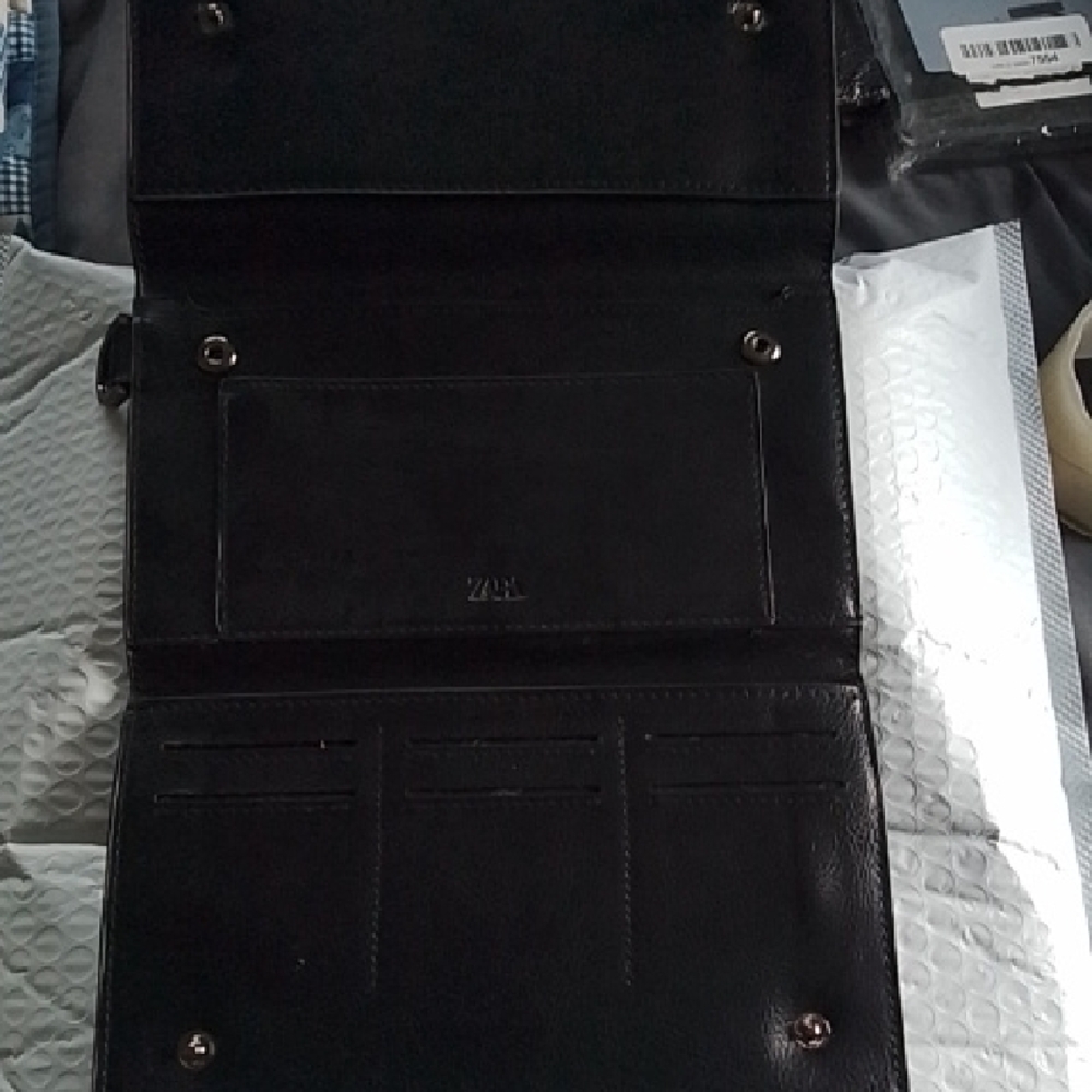 Zara Men's Elegant Black Wallet